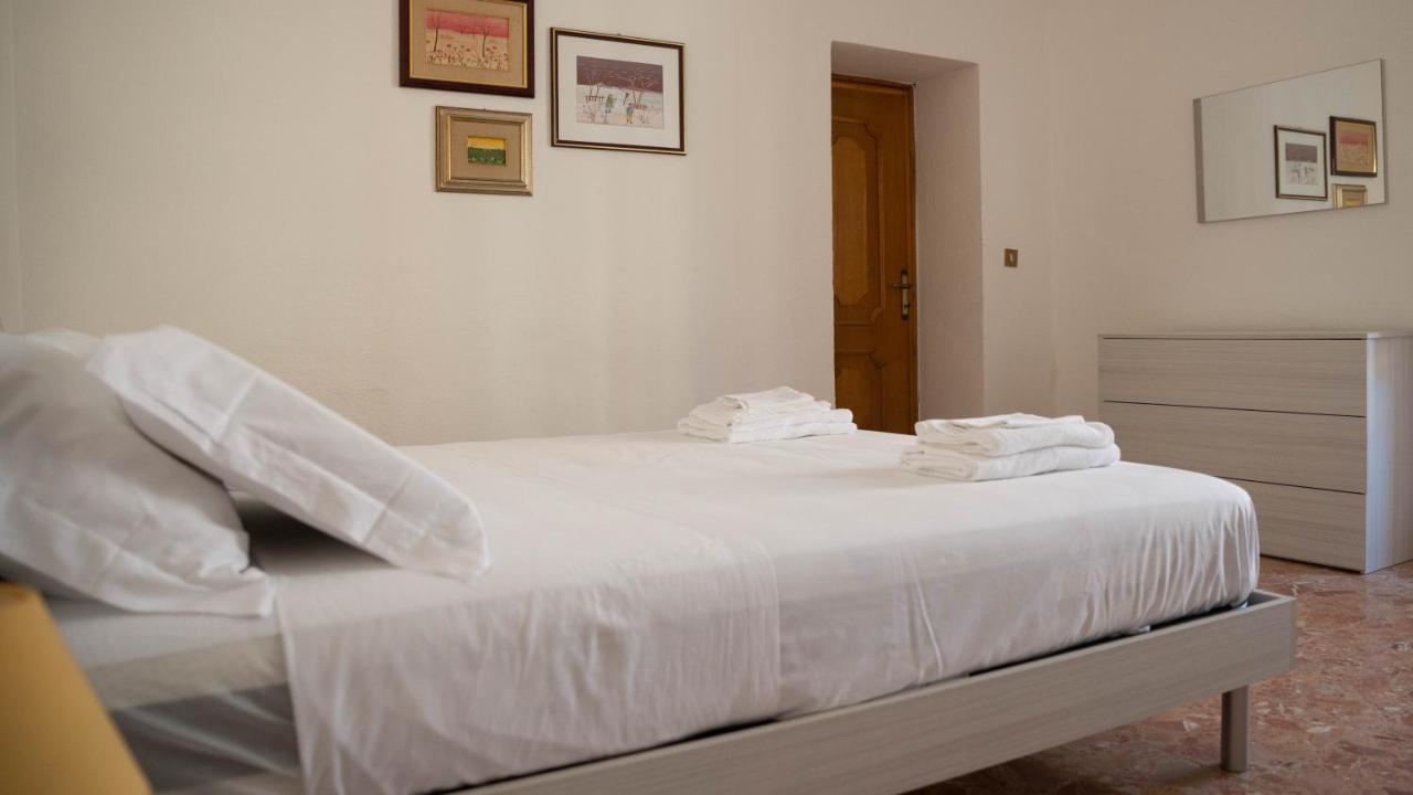 Appartamenti Melograno E Fico Loculi Extérieur photo