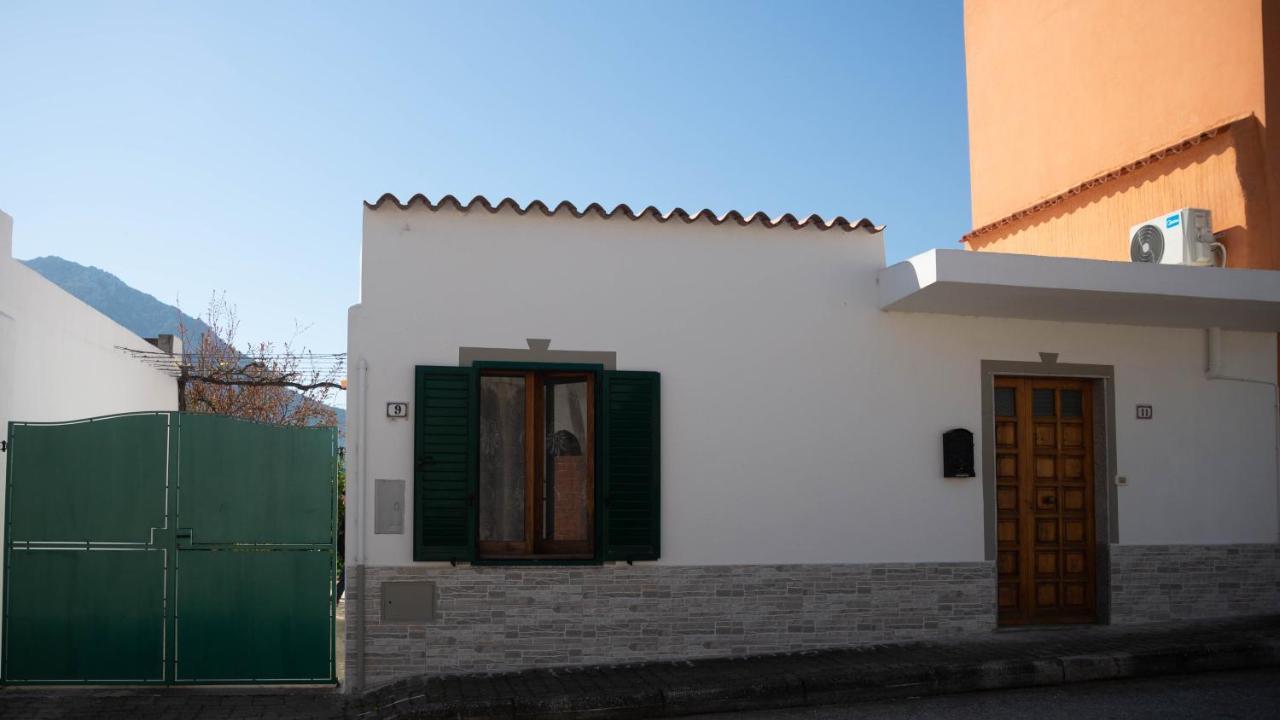 Appartamenti Melograno E Fico Loculi Extérieur photo