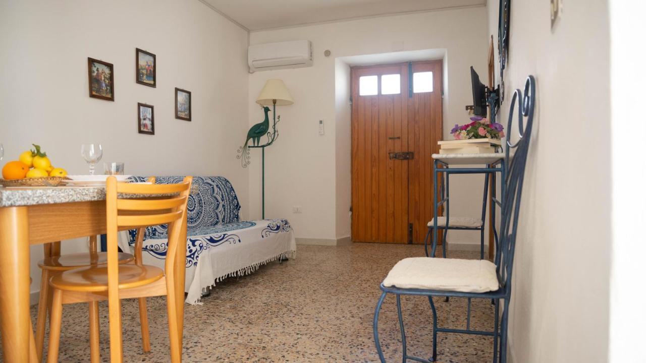 Appartamenti Melograno E Fico Loculi Extérieur photo