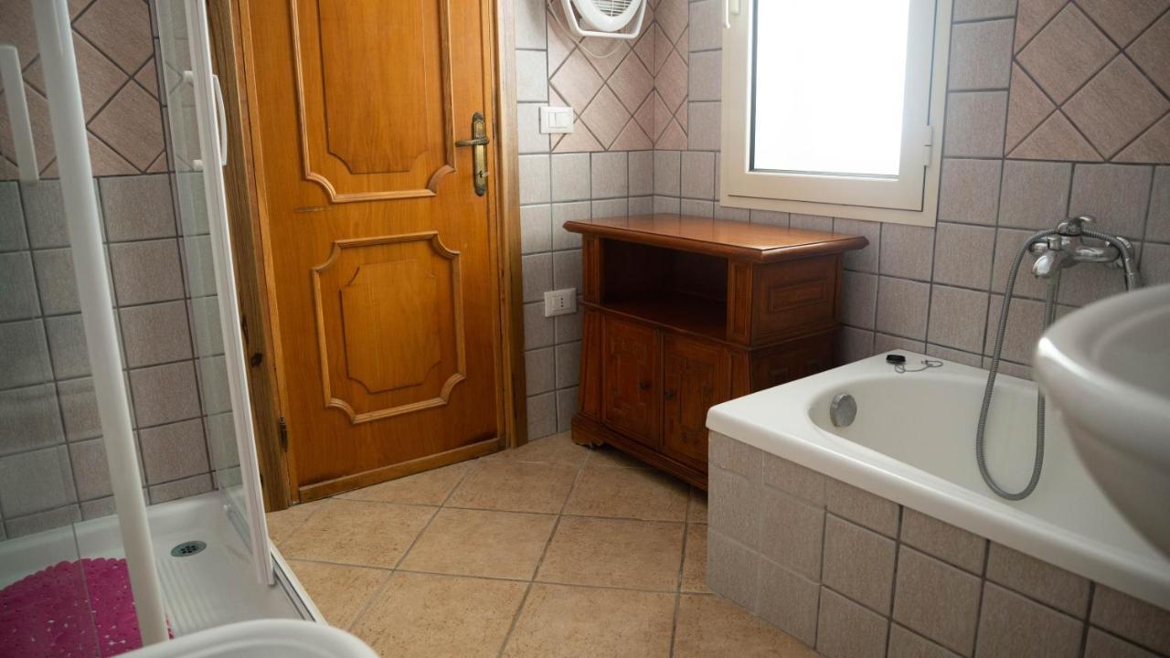 Appartamenti Melograno E Fico Loculi Extérieur photo
