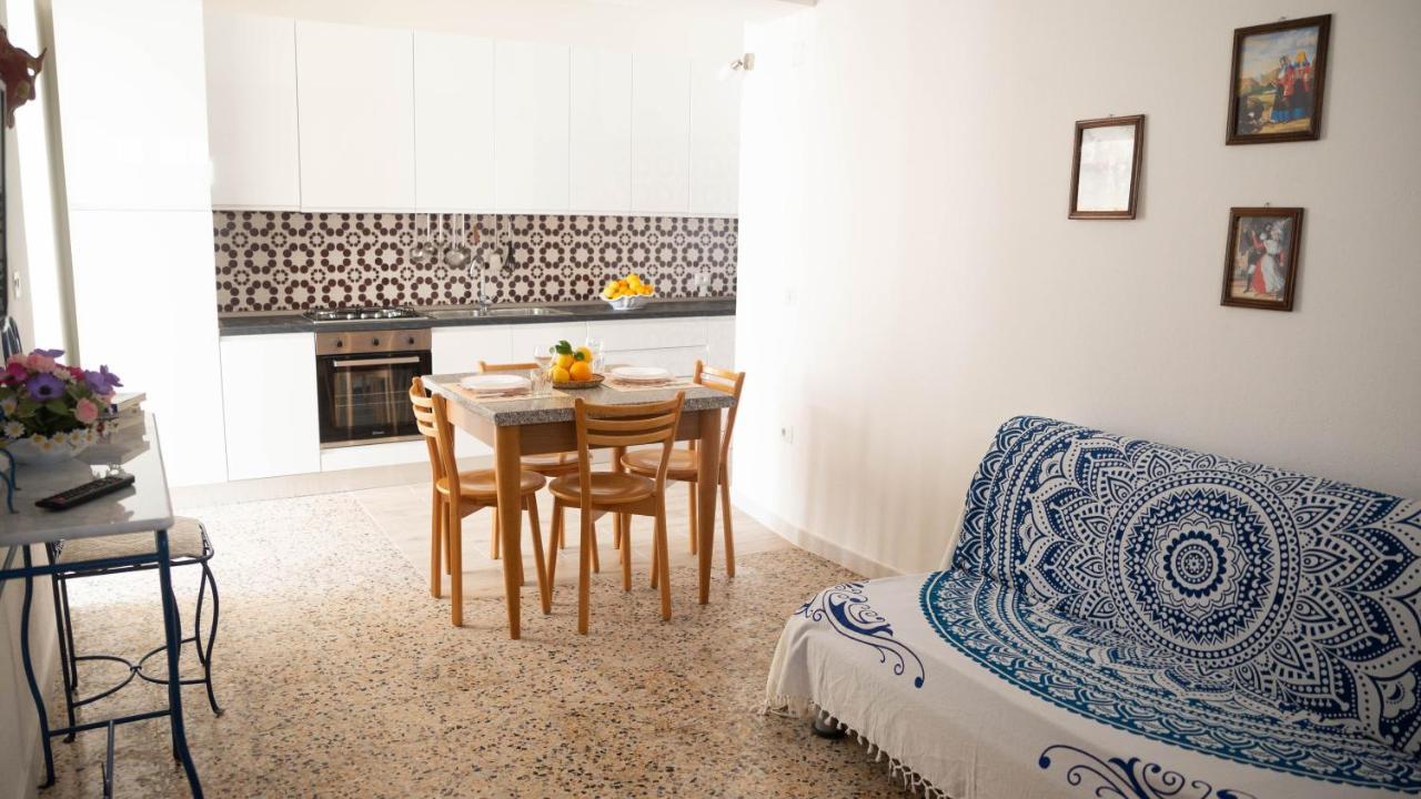 Appartamenti Melograno E Fico Loculi Extérieur photo
